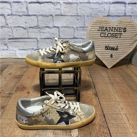 GOLDEN GOOSE
Super-Star Beige Camo Print Low Top Sneaker hard to find - Picture 1 of 16